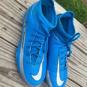 Nike youth soccer cleat